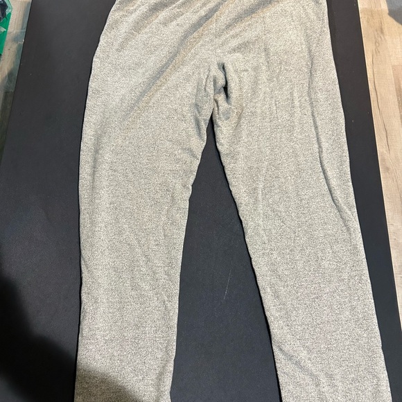 Comfortable Everyday Joggers - Perfect for Casual Wear & Workouts - Picture 2 of 4